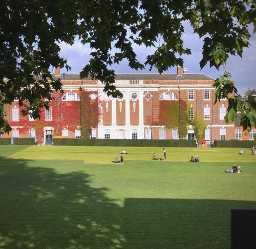 在国外读大学,回国可以考公检法吗?